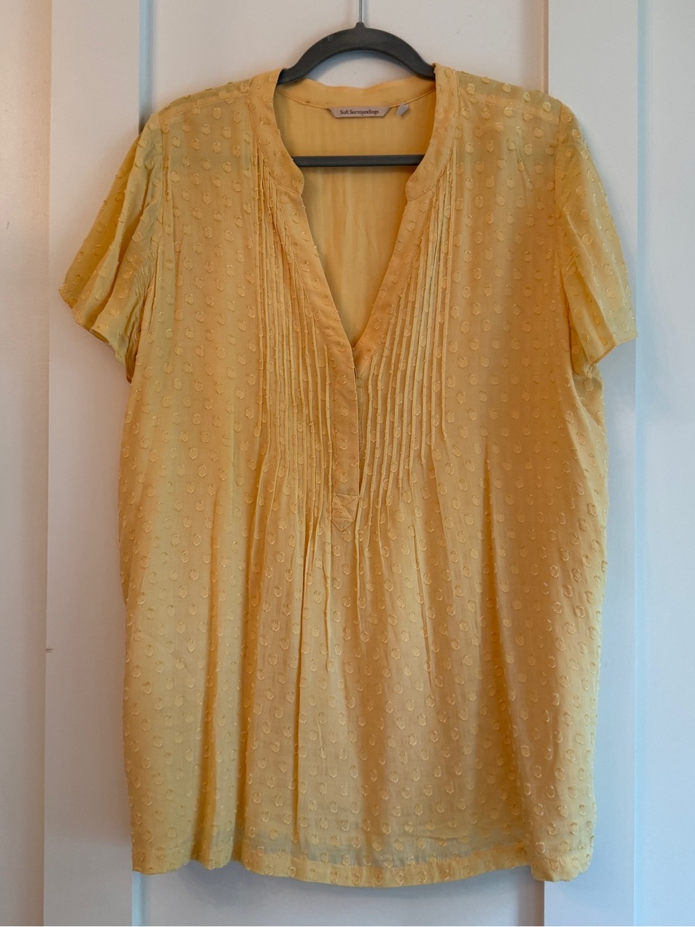 Soft Surroundings light yellow Short Sleeve Blouse